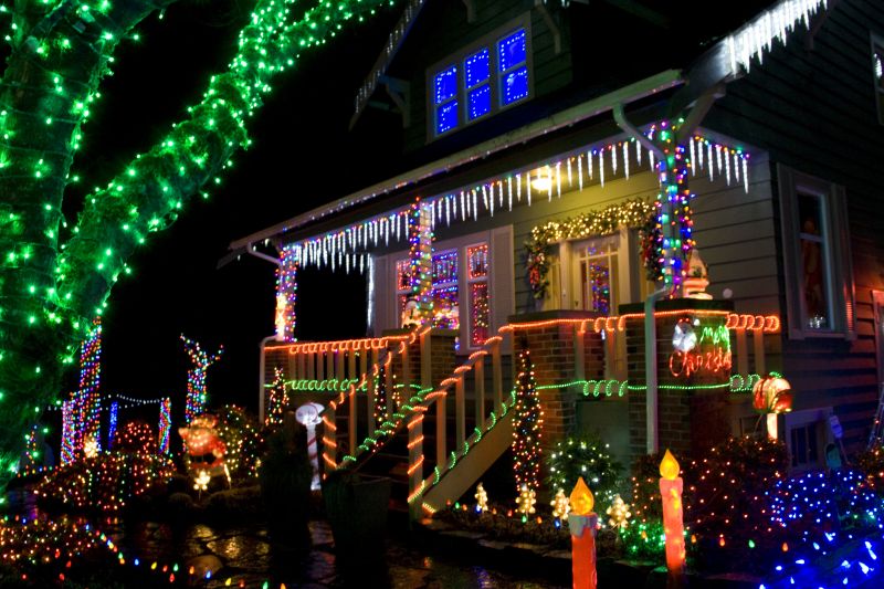 Cost of Christmas Light Installation — Cost of Christmas Light Installation